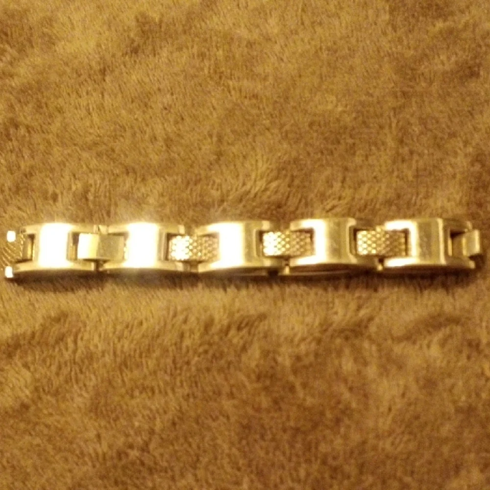 Stylish Gold-Tone Link Bracelet